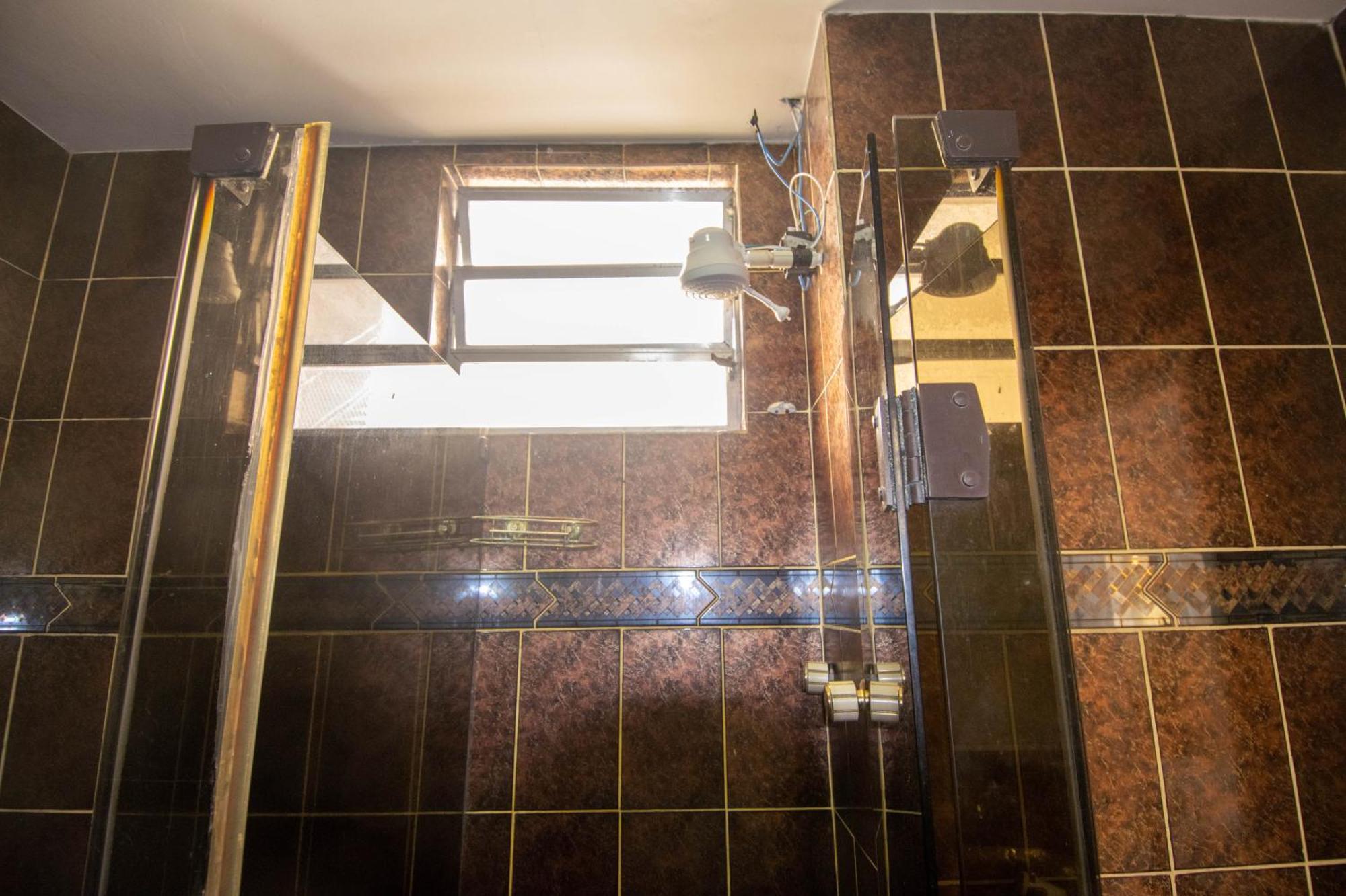 Suite E Quartos Privativos Em Frente A Praia De Copacabana, Rio De Janeiro — Photos 3